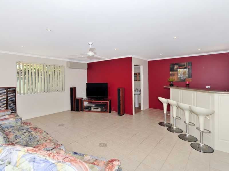 11 Cedar Court, PALM BEACH QLD 4221, Palm Beach - Thumbnail 3