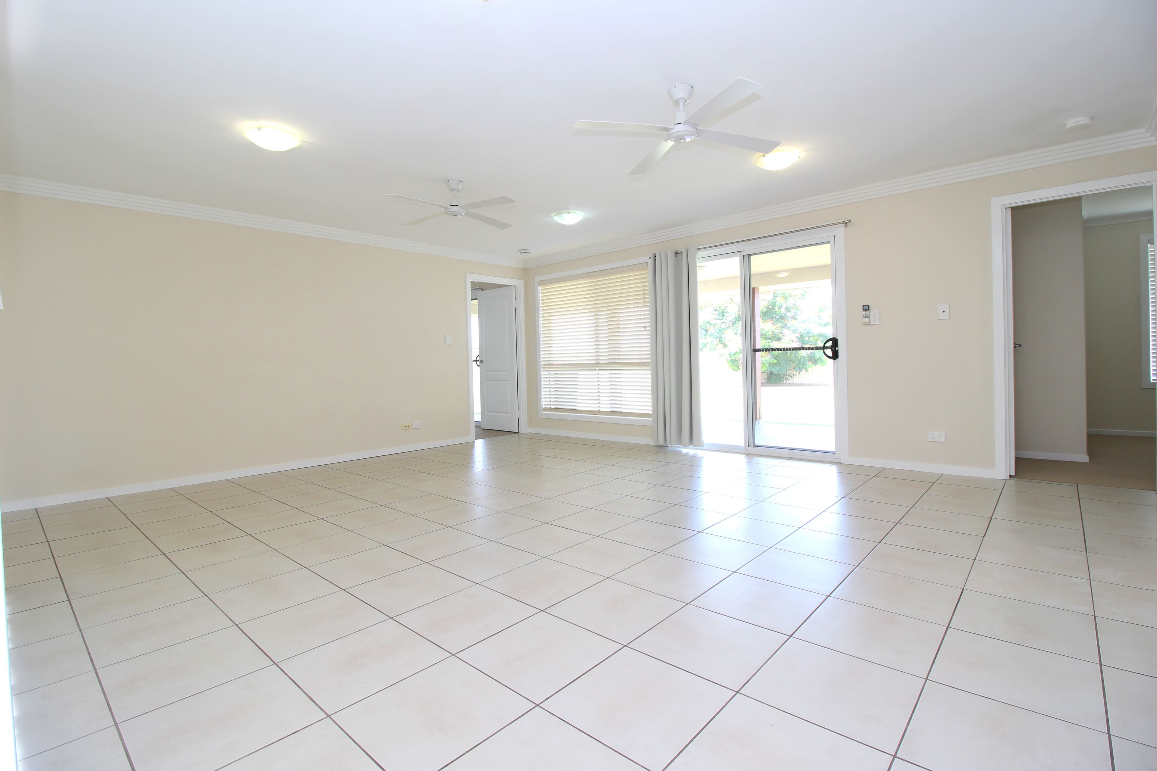 59 Mayfair Drive, Emerald QLD 4720, Emerald - Thumbnail 7