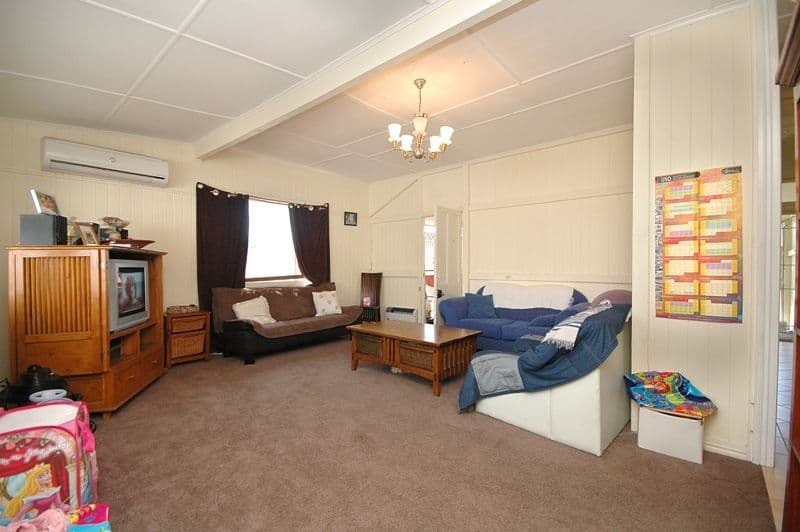 35 Cleveland Street, GREENSLOPES QLD 4120, Greenslopes - Image 1