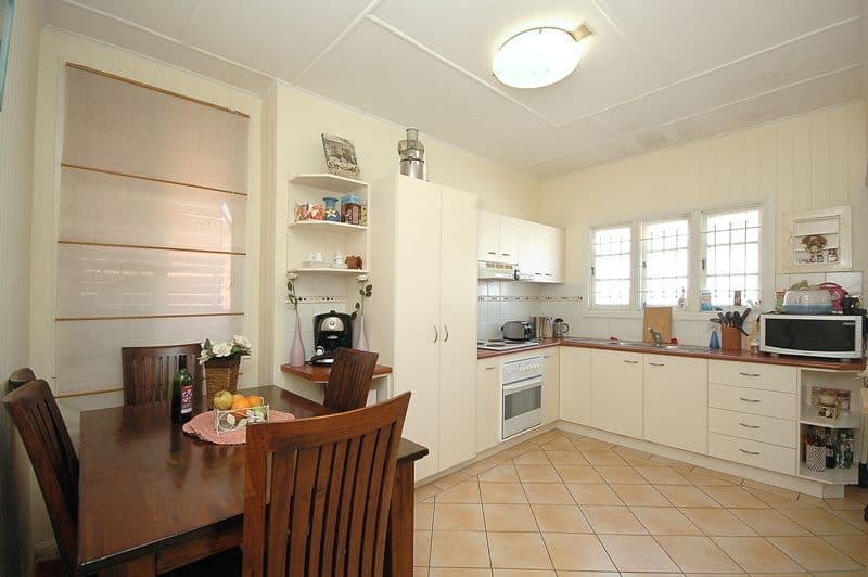 35 Cleveland Street, GREENSLOPES QLD 4120, Greenslopes - Thumbnail 2