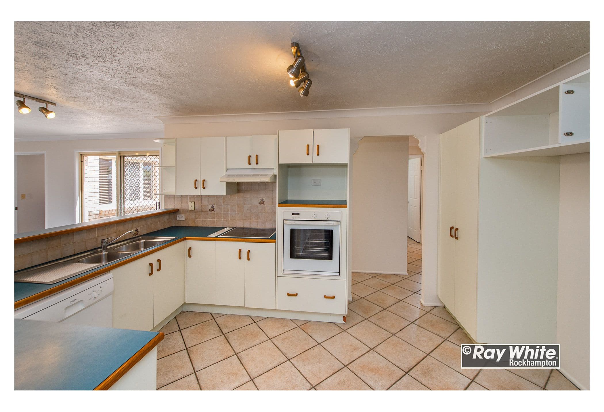 12 Carara Drive, Kawana QLD 4701, Kawana - Thumbnail 3