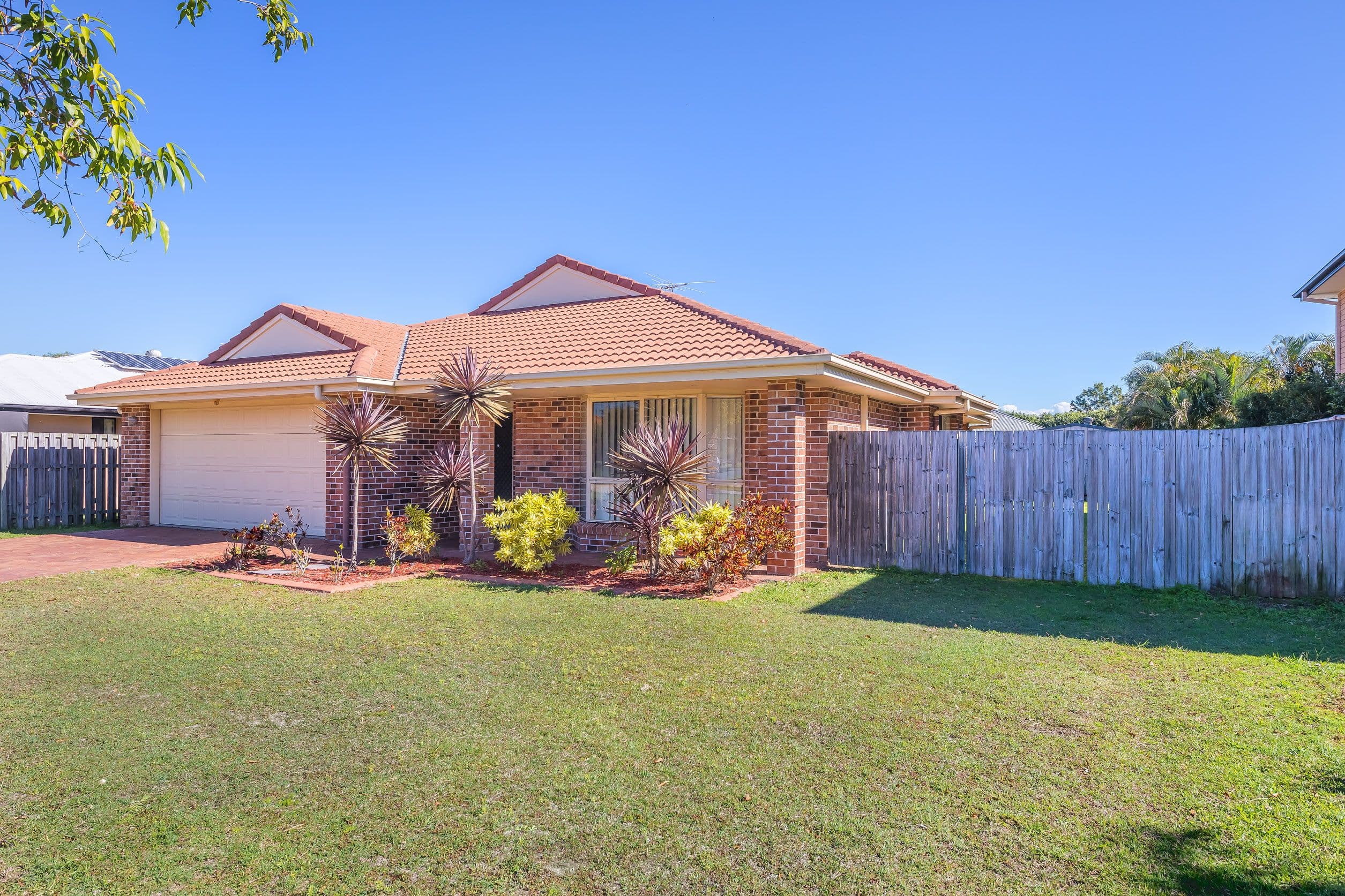 12 Cremorne Court, Sandstone Point QLD 4511, Sandstone Point - Image 1