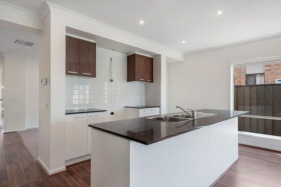 9 Kangaroo Road, Craigieburn VIC 3064, Craigieburn - Thumbnail 2
