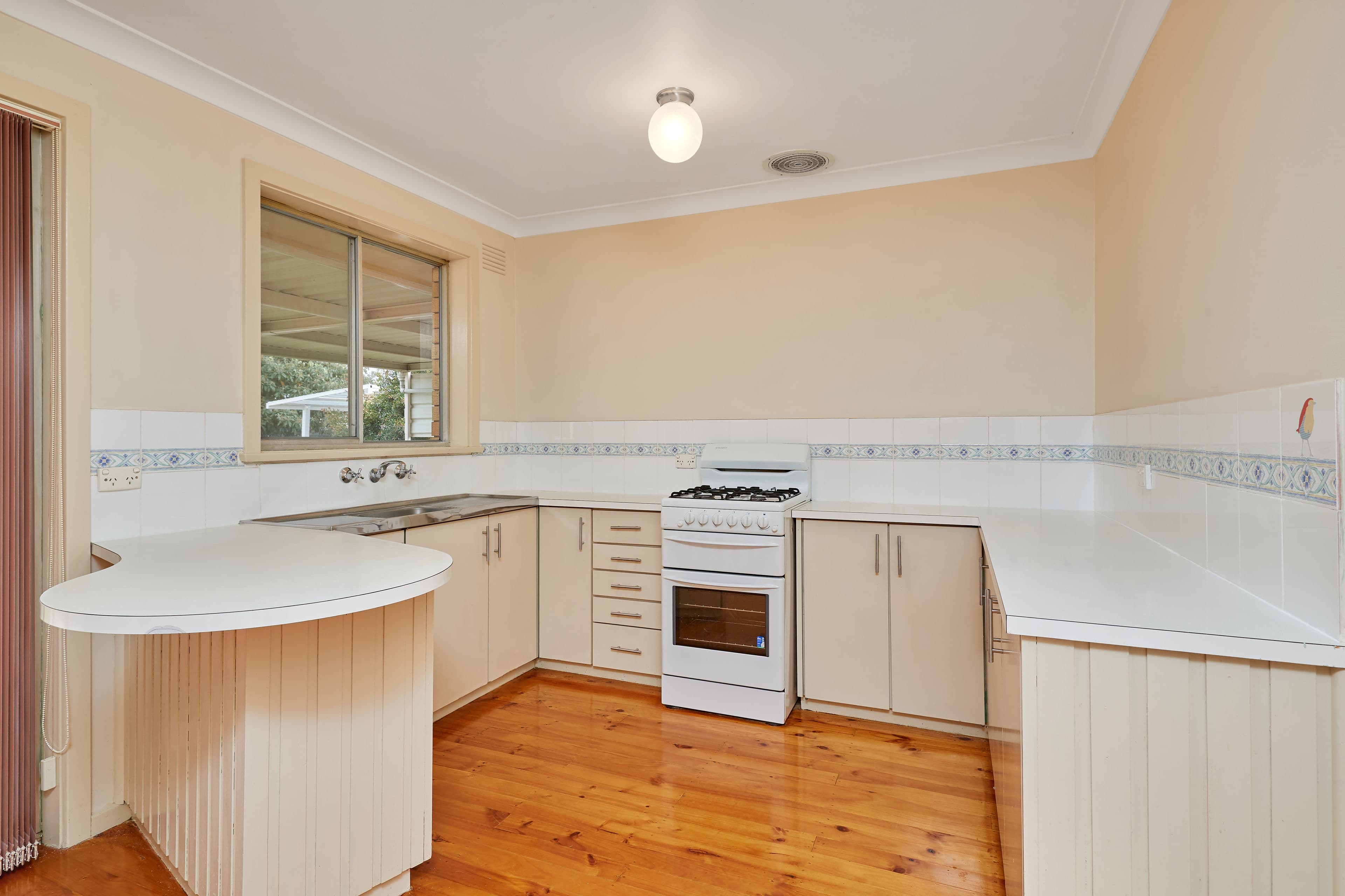 14 Grace Avenue, Lake Albert NSW 2650, Lake Albert - Thumbnail 2