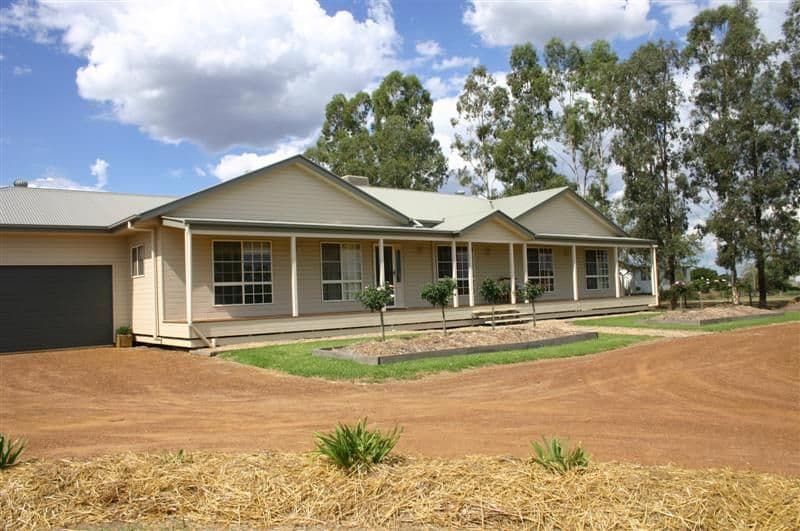 38 Sandalwood Avenue West, DALBY QLD 4405, Dalby - Image 1