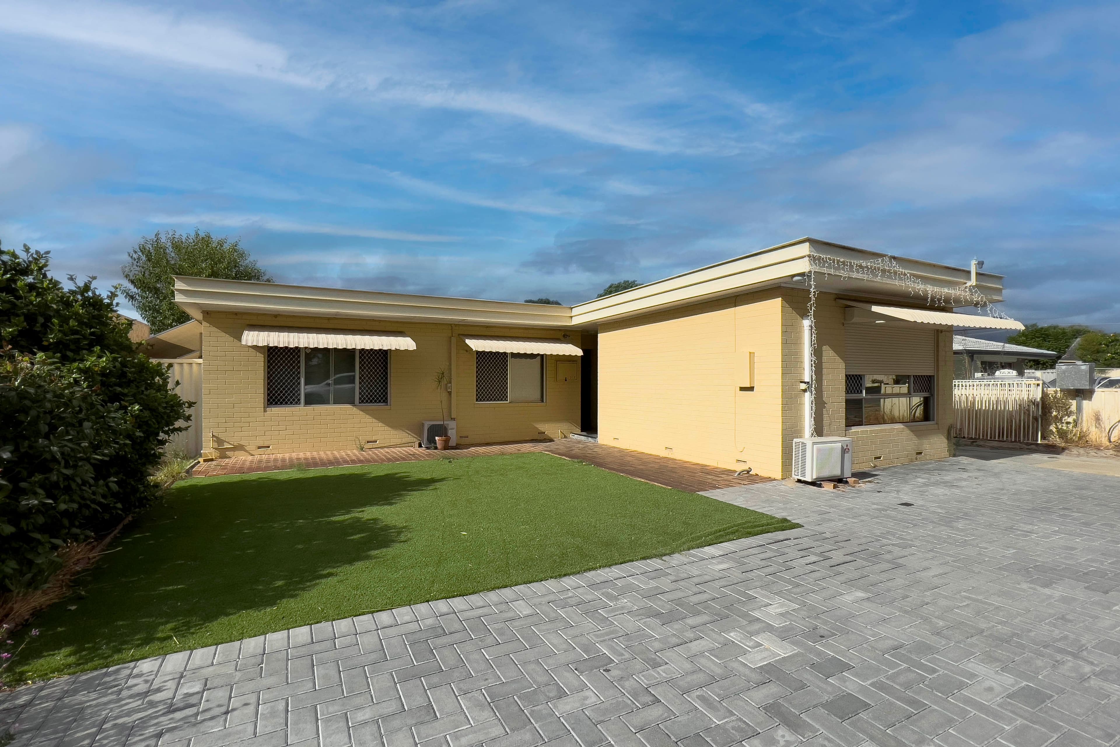 425 Belgravia Street, Cloverdale WA 6105, Cloverdale - Image 1
