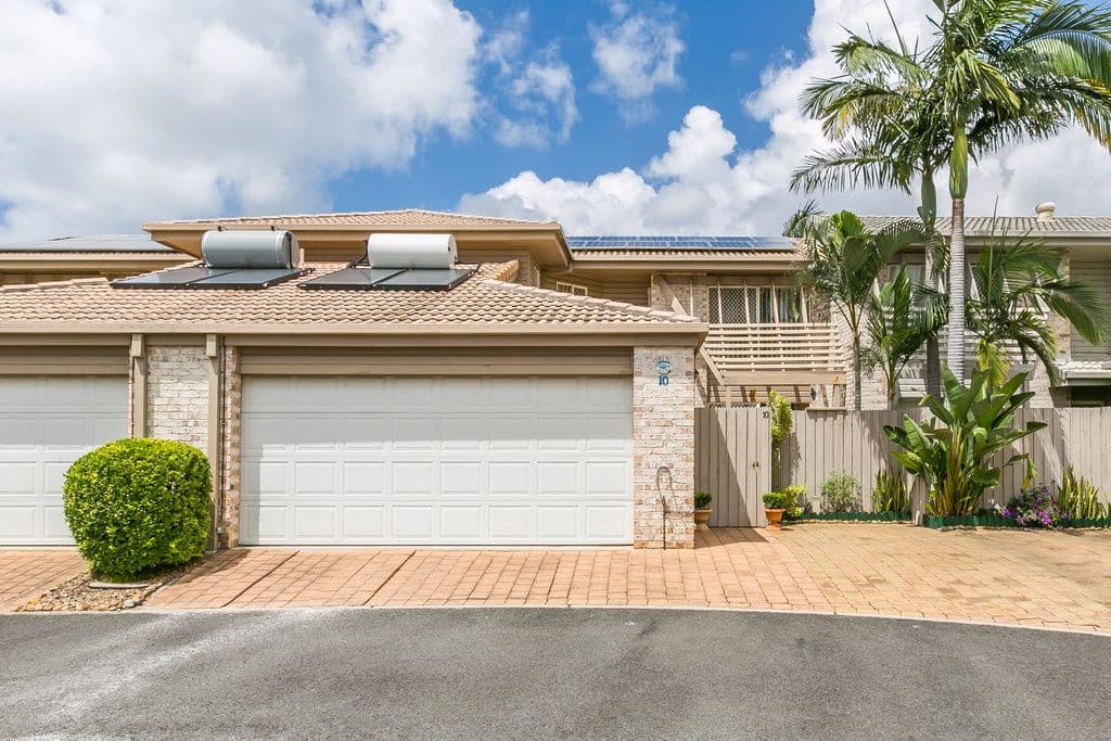 19 Robyn Street, Southport QLD 4215, Southport - Image 1