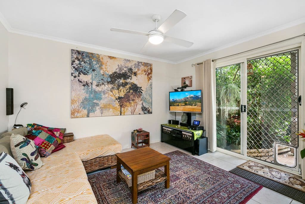 19 Robyn Street, Southport QLD 4215, Southport - Thumbnail 6