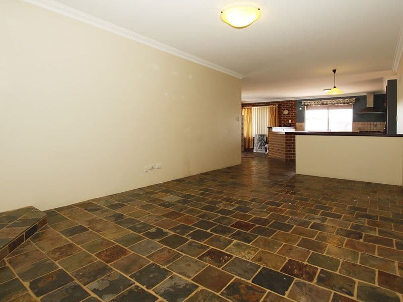 33 Woodleigh Gardens, BALLAJURA WA 6066, Ballajura - Thumbnail 3