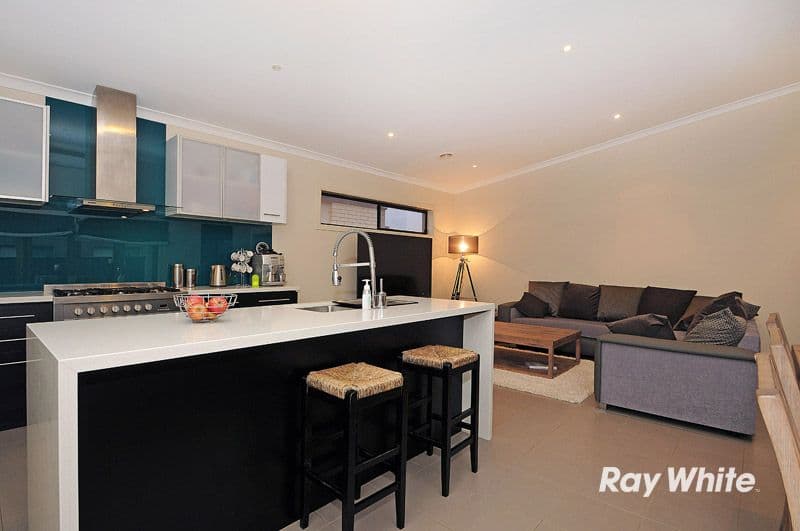 8 Honeybark Crescent, LYNDHURST VIC 3975, Lyndhurst - Thumbnail 3