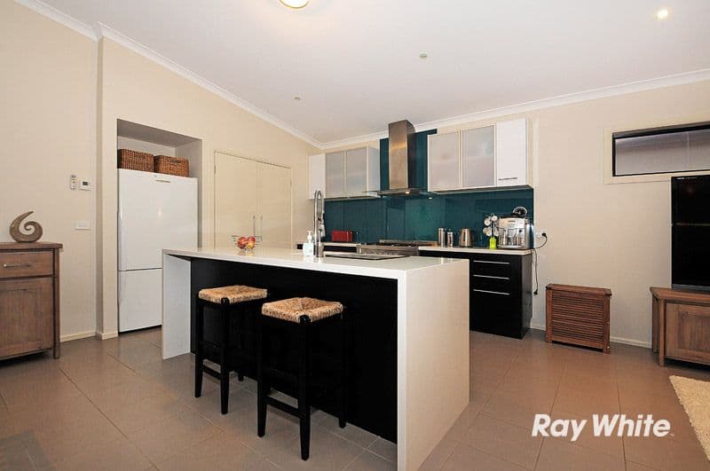 8 Honeybark Crescent, LYNDHURST VIC 3975, Lyndhurst - Thumbnail 5