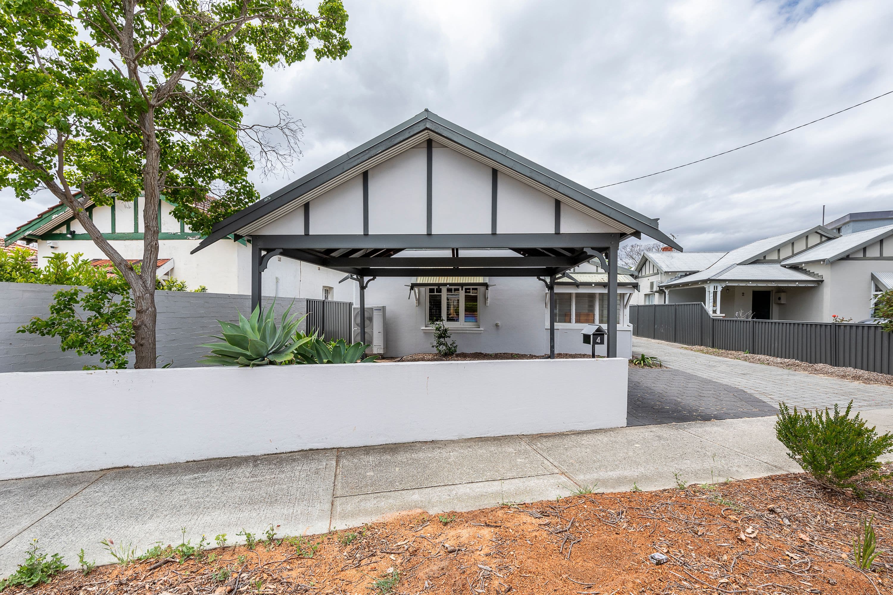 4 Dunedin Street, Mount Hawthorn WA 6016, Mount Hawthorn - Image 1