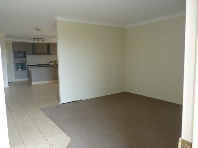 23 Berghofer Drive, OAKEY QLD 4401, Oakey - Thumbnail 3