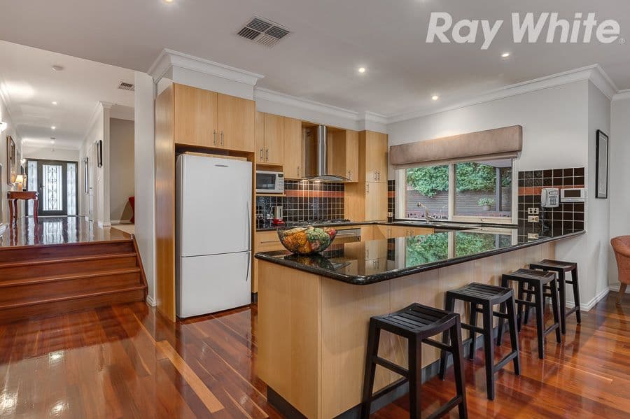 42 Cheadle Crescent, BUNDOORA VIC 3083, Bundoora - Thumbnail 4