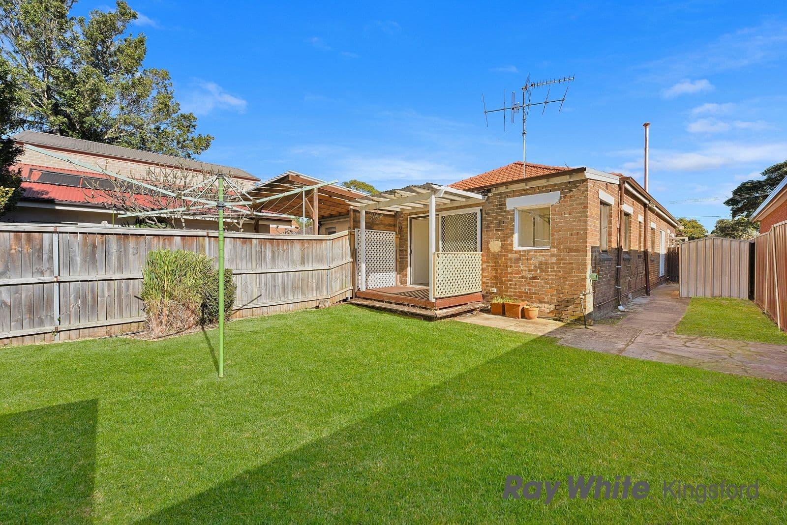 41 Leonard Avenue, Kingsford - Thumbnail 2