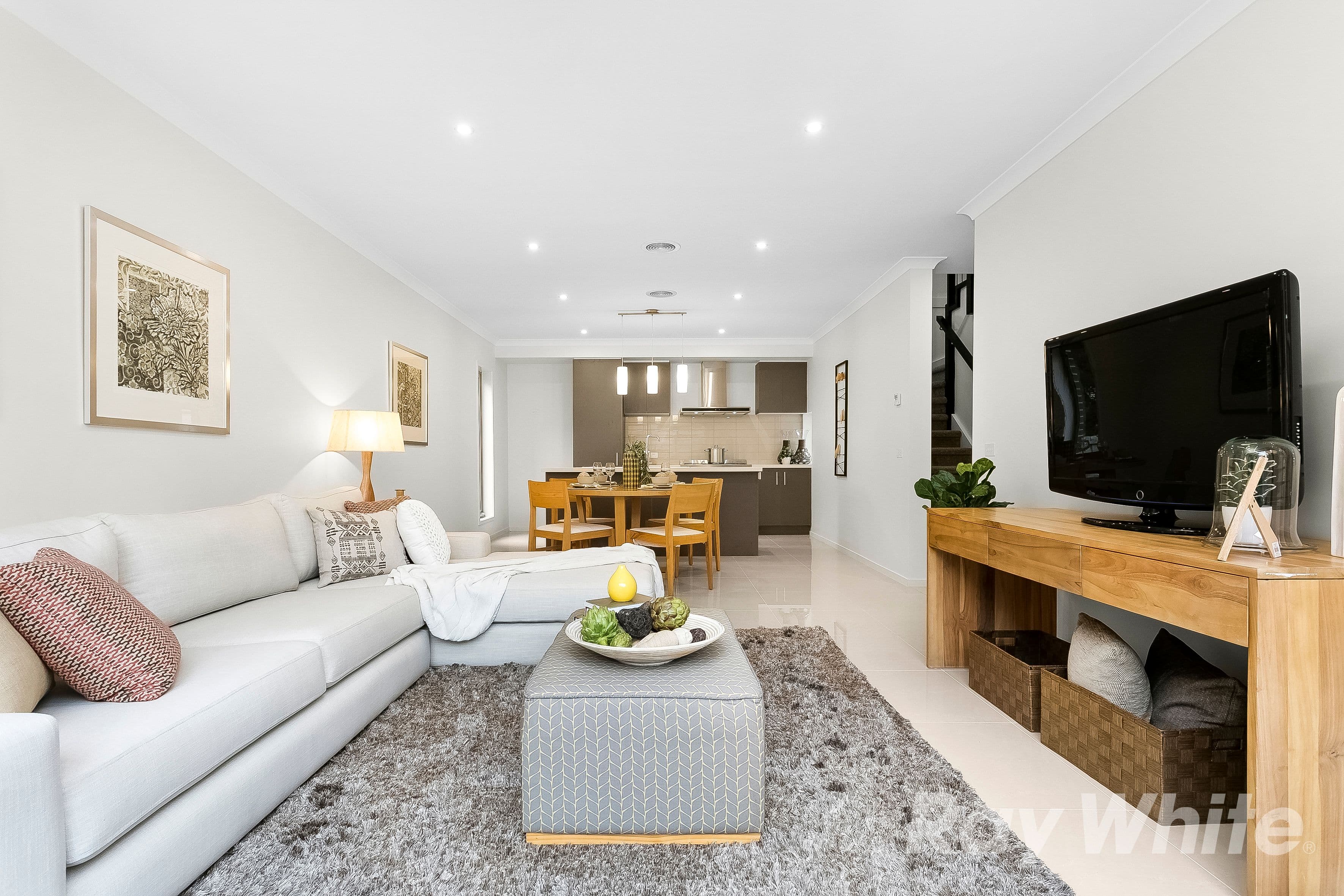 34 Kirstina Road, Glen Waverley VIC 3150, Glen Waverley - Thumbnail 2