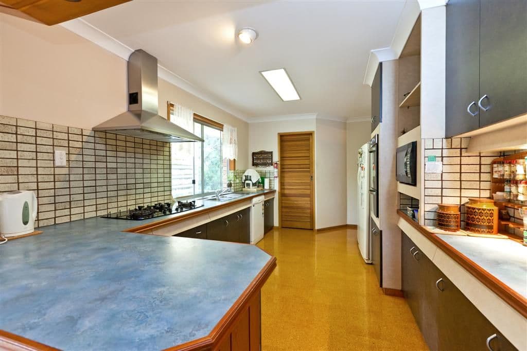 13 Thistle Street, ORMISTON QLD 4160, Ormiston - Thumbnail 2