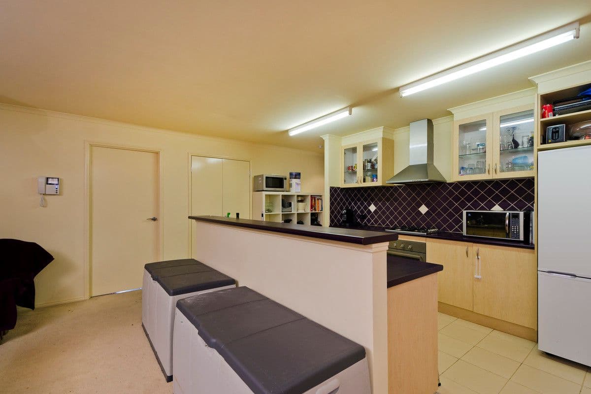 77 Knightsbridge Drive, TARNEIT VIC 3029, Tarneit - Thumbnail 2