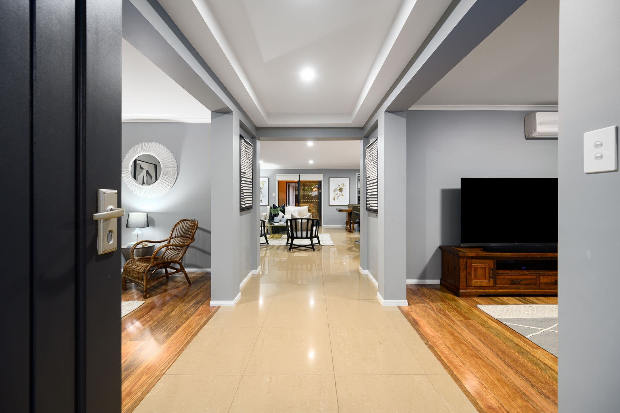 40 Regatta Avenue, Oxenford QLD 4210, Oxenford - Thumbnail 3