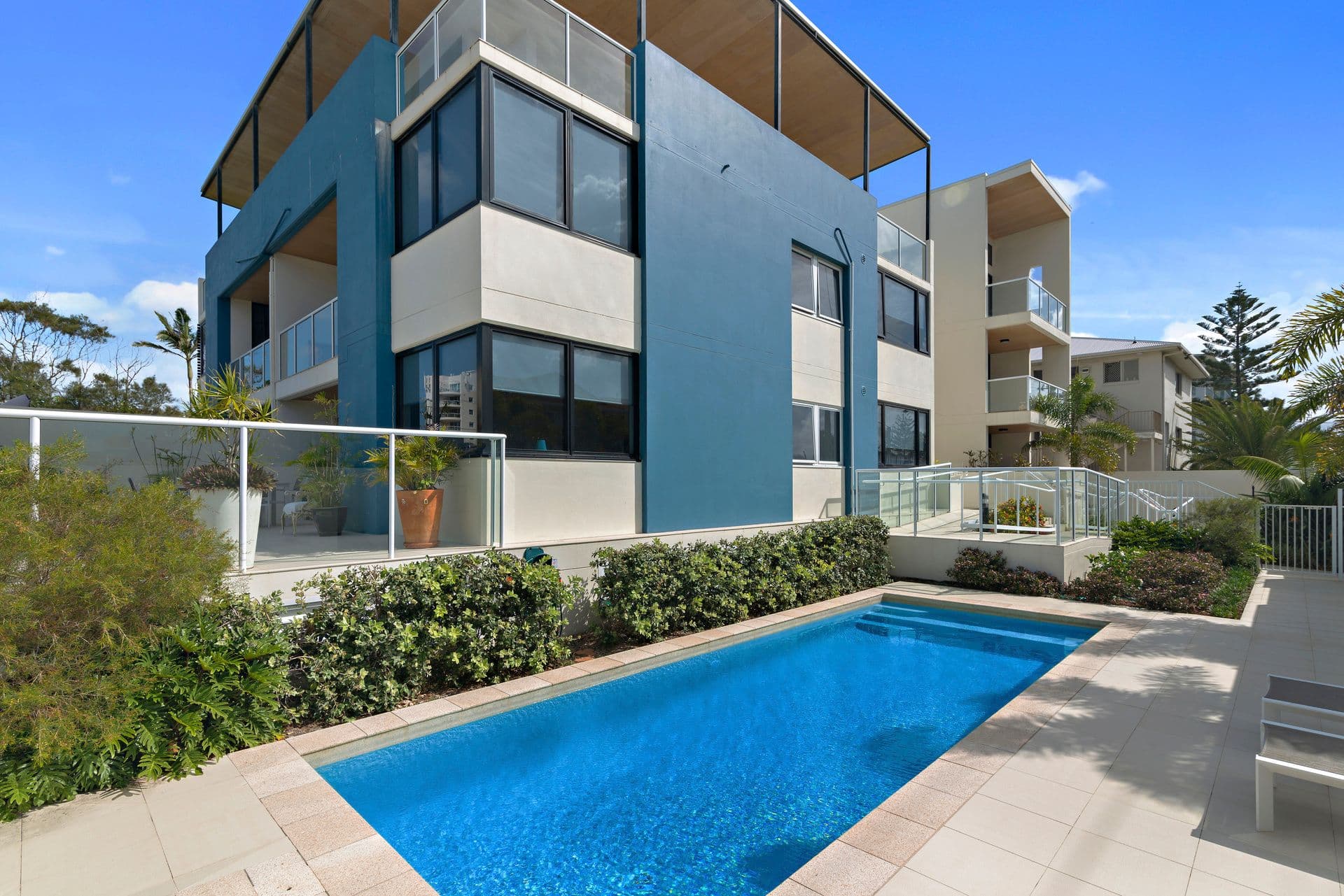 2 Tallebudgera Drive, Palm Beach QLD 4221, Palm Beach - Thumbnail 2