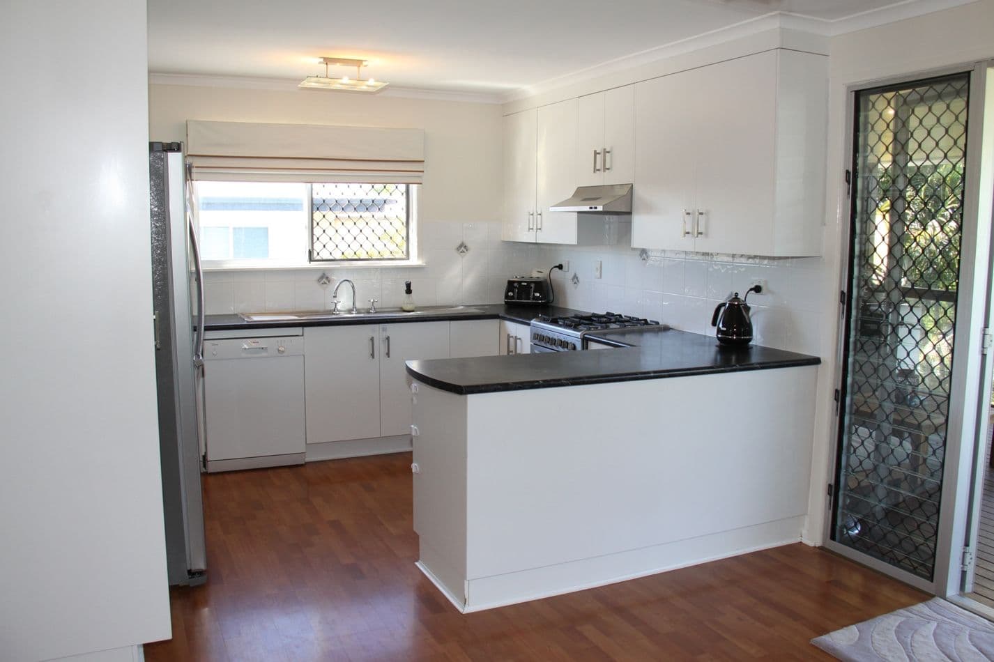 71 Booth Avenue, Tannum Sands QLD 4680, Tannum Sands - Thumbnail 8