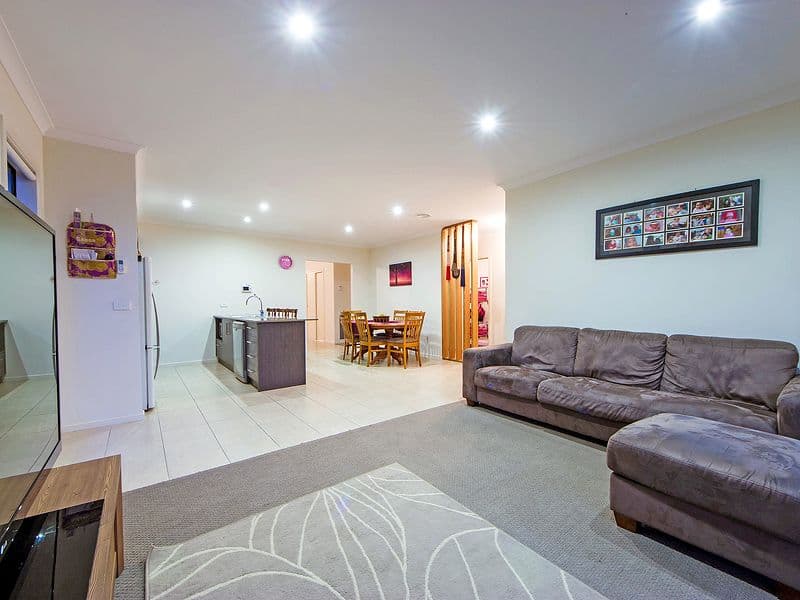 8 Brookwood Street, TARNEIT VIC 3029, Tarneit - Thumbnail 4