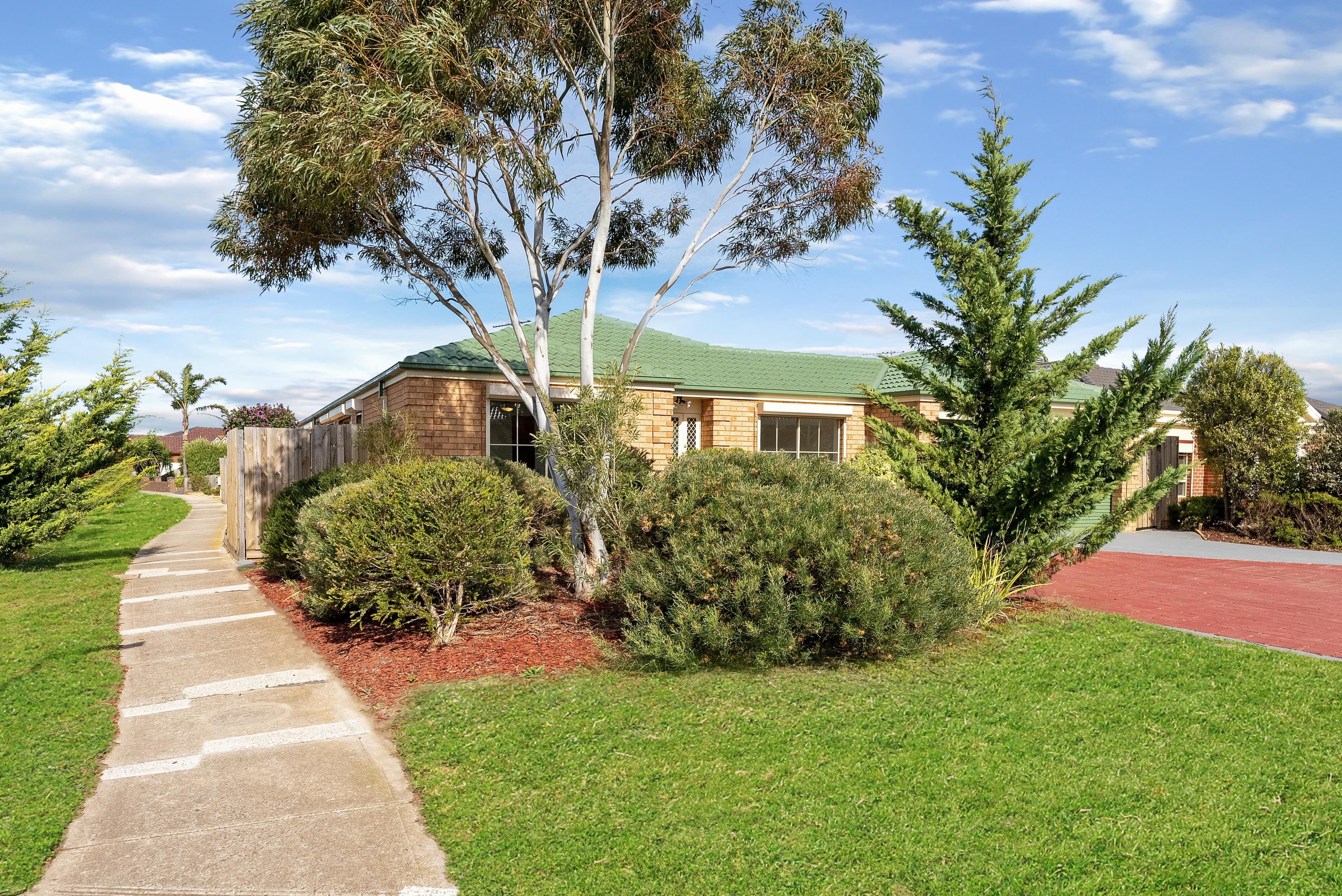 1 Conifer Place, Hillside VIC 3037, Hillside - Thumbnail 2