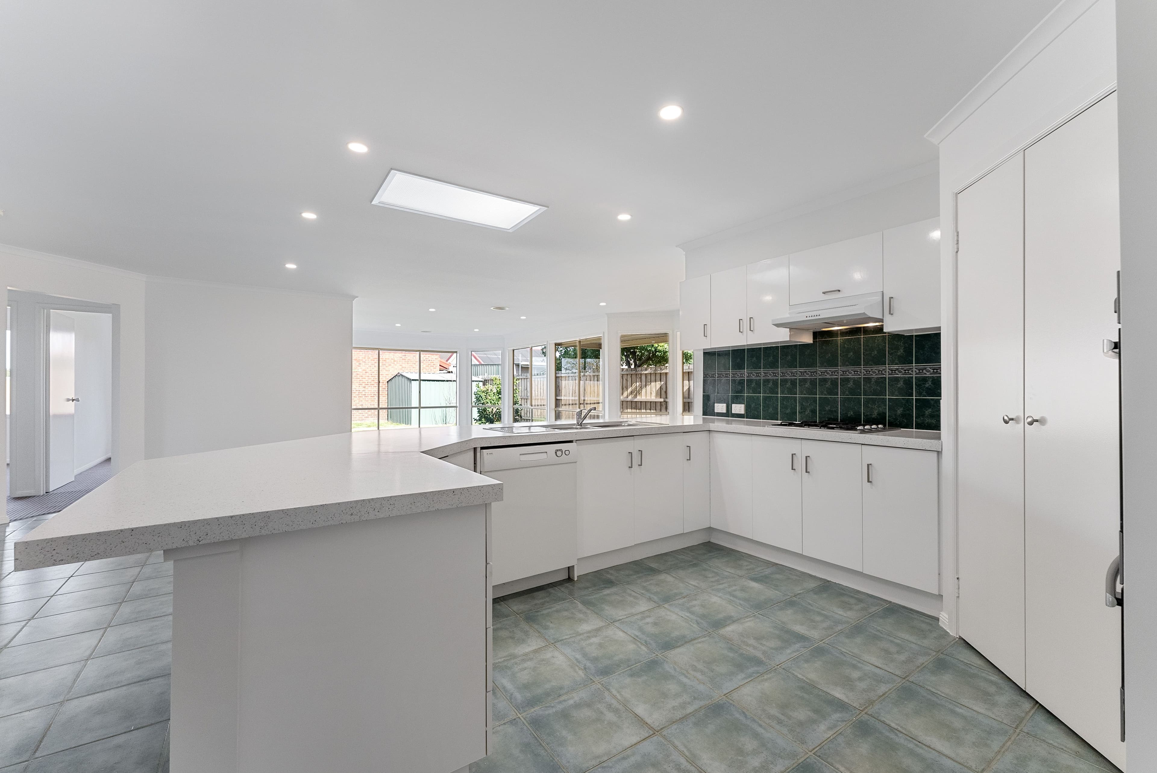 1 Conifer Place, Hillside VIC 3037, Hillside - Thumbnail 3