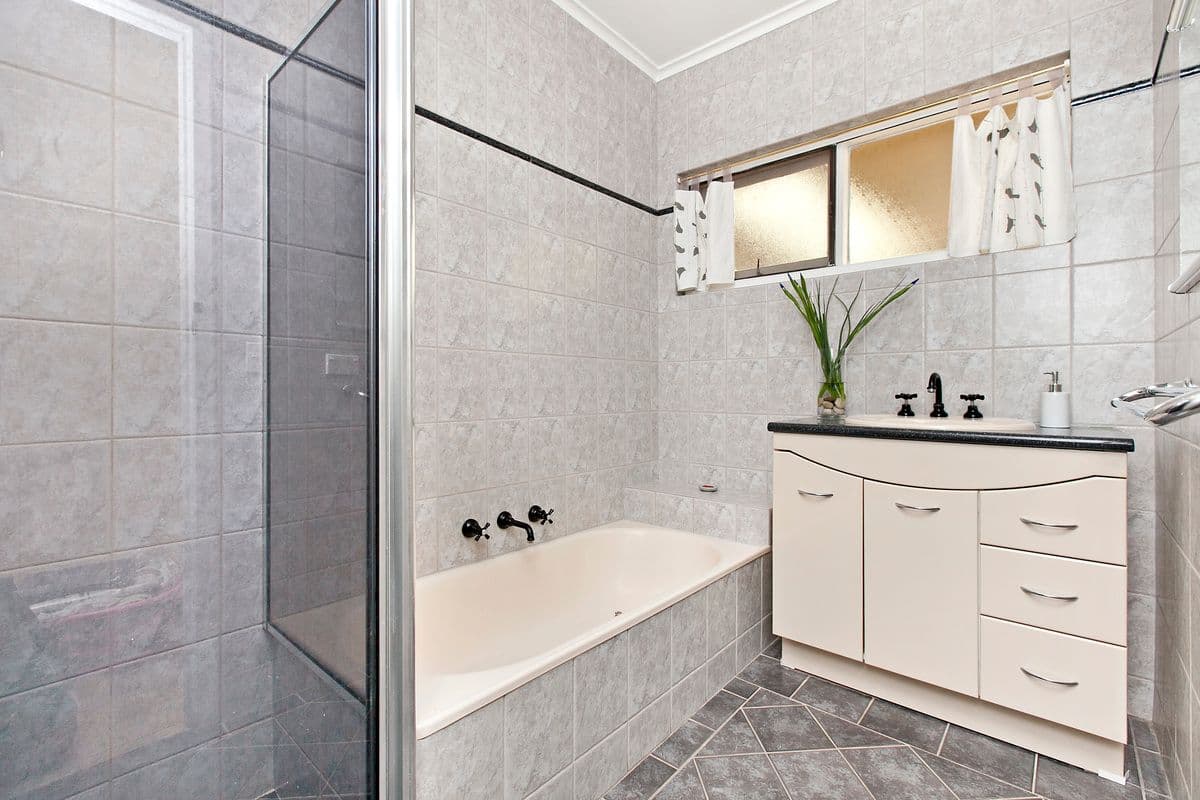 44 Flockhart Avenue, VALLEY VIEW SA 5093, Valley View - Thumbnail 6