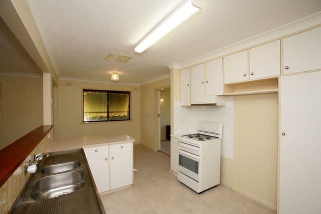 2 Main Street, LAKE ALBERT NSW 2650, Lake Albert - Thumbnail 5