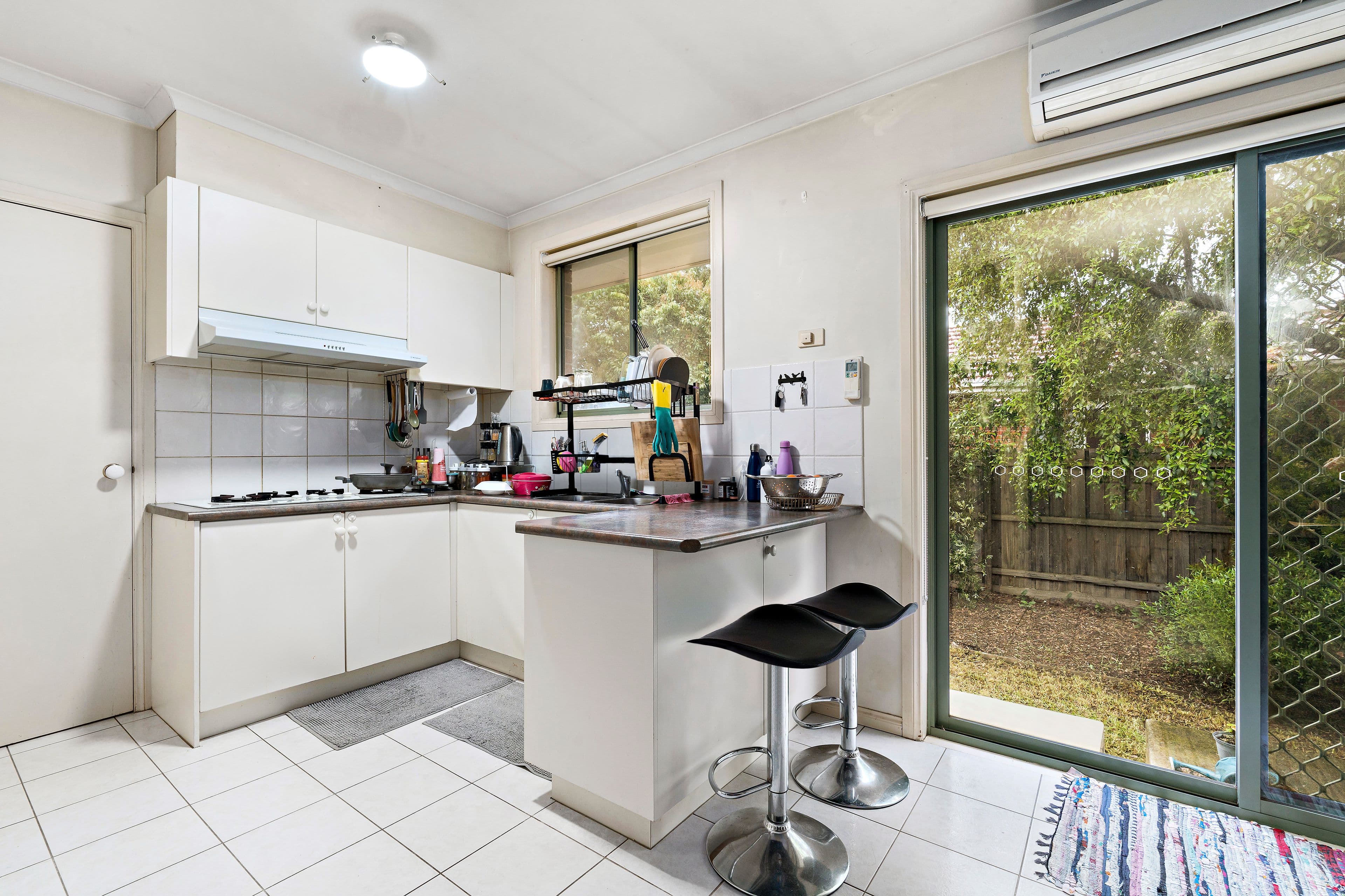 18 View Street, Clayton VIC 3168, Clayton - Thumbnail 2