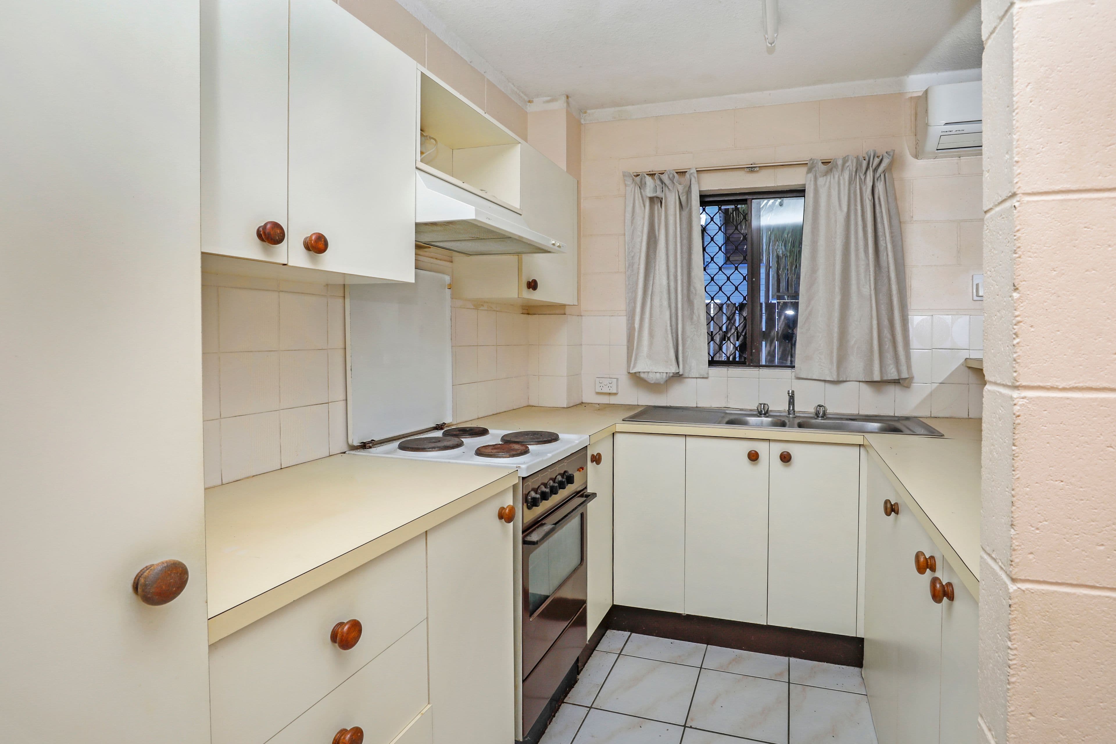 235 McLeod Street, Cairns North QLD 4870, Cairns North - Thumbnail 4