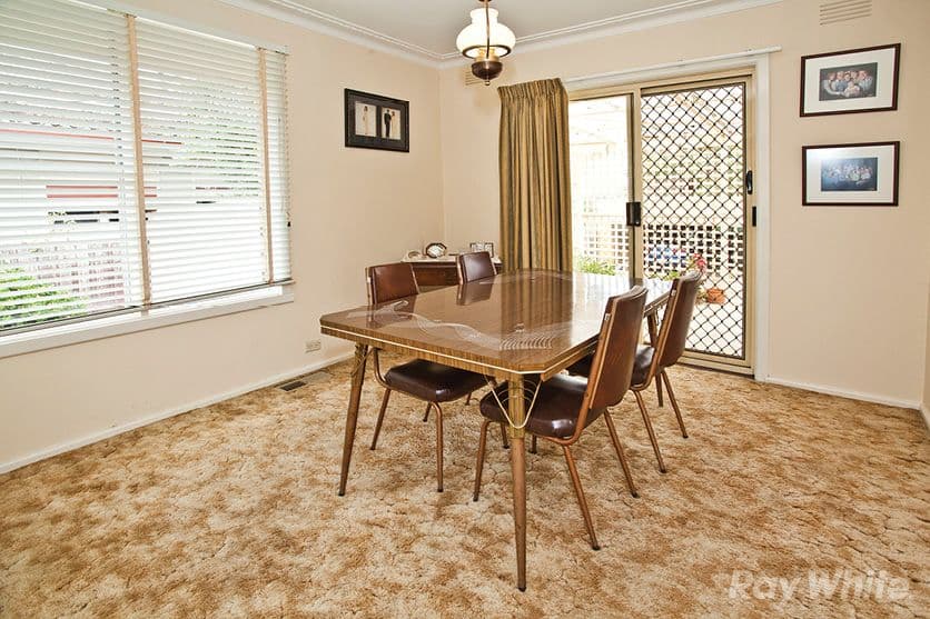 45 Hillview Avenue, Mount Waverley VIC 3149, Mount Waverley - Thumbnail 3