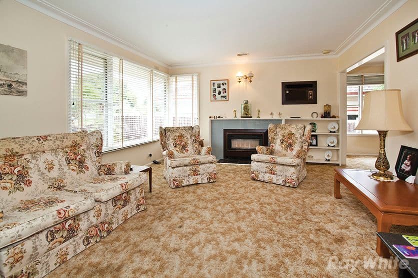 45 Hillview Avenue, Mount Waverley VIC 3149, Mount Waverley - Thumbnail 4