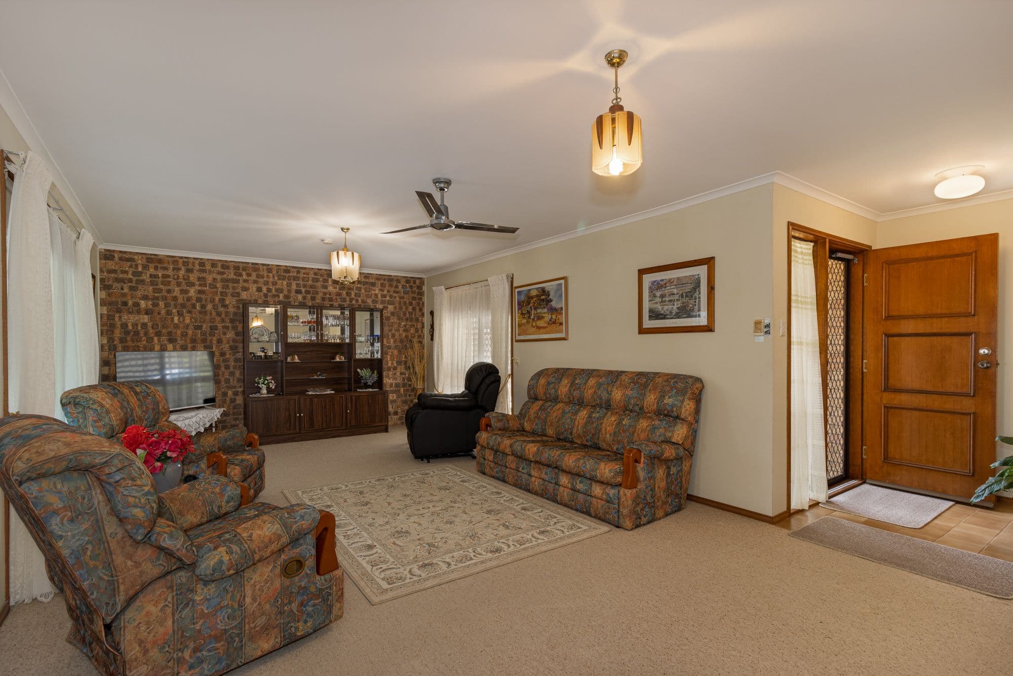 32 Limpus Street, Urangan QLD 4655, Urangan - Thumbnail 4