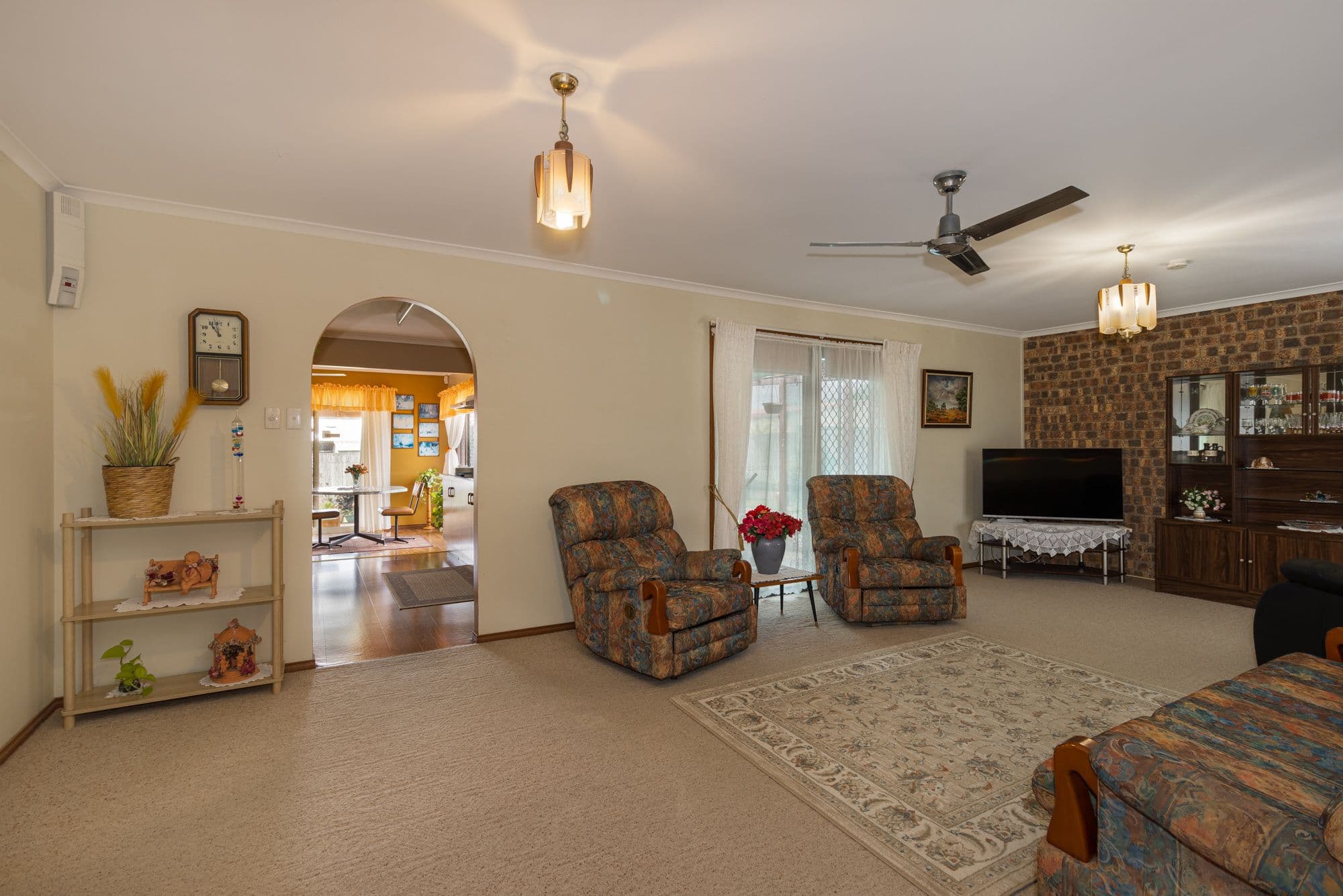 32 Limpus Street, Urangan QLD 4655, Urangan - Thumbnail 5