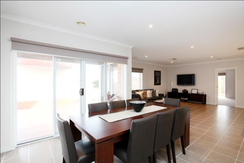 17 Jamieson Terrace, TAYLORS HILL VIC 3037, Taylors Hill - Thumbnail 5