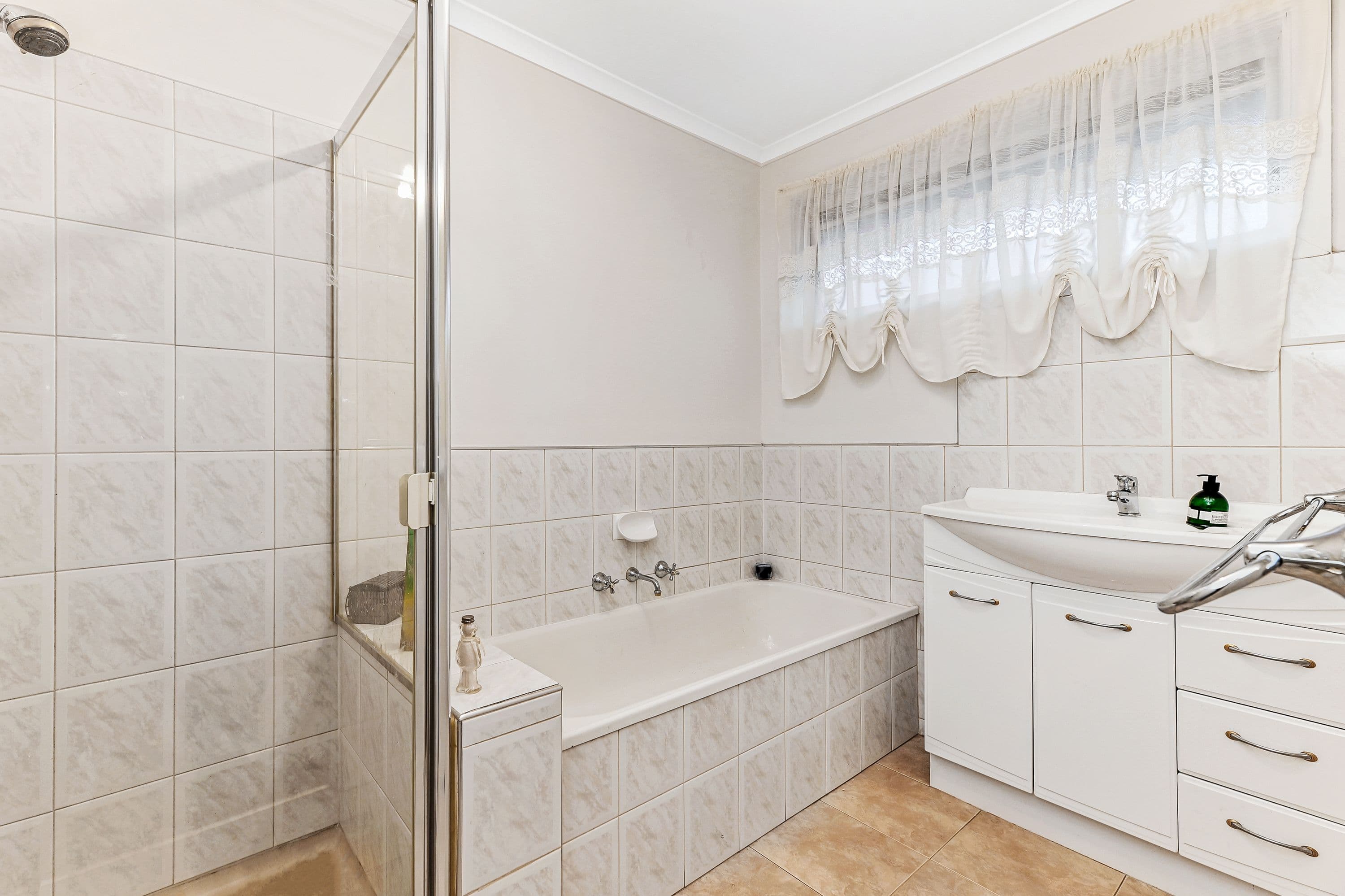 35 Helen Road, Chadstone VIC 3148, Chadstone - Thumbnail 8