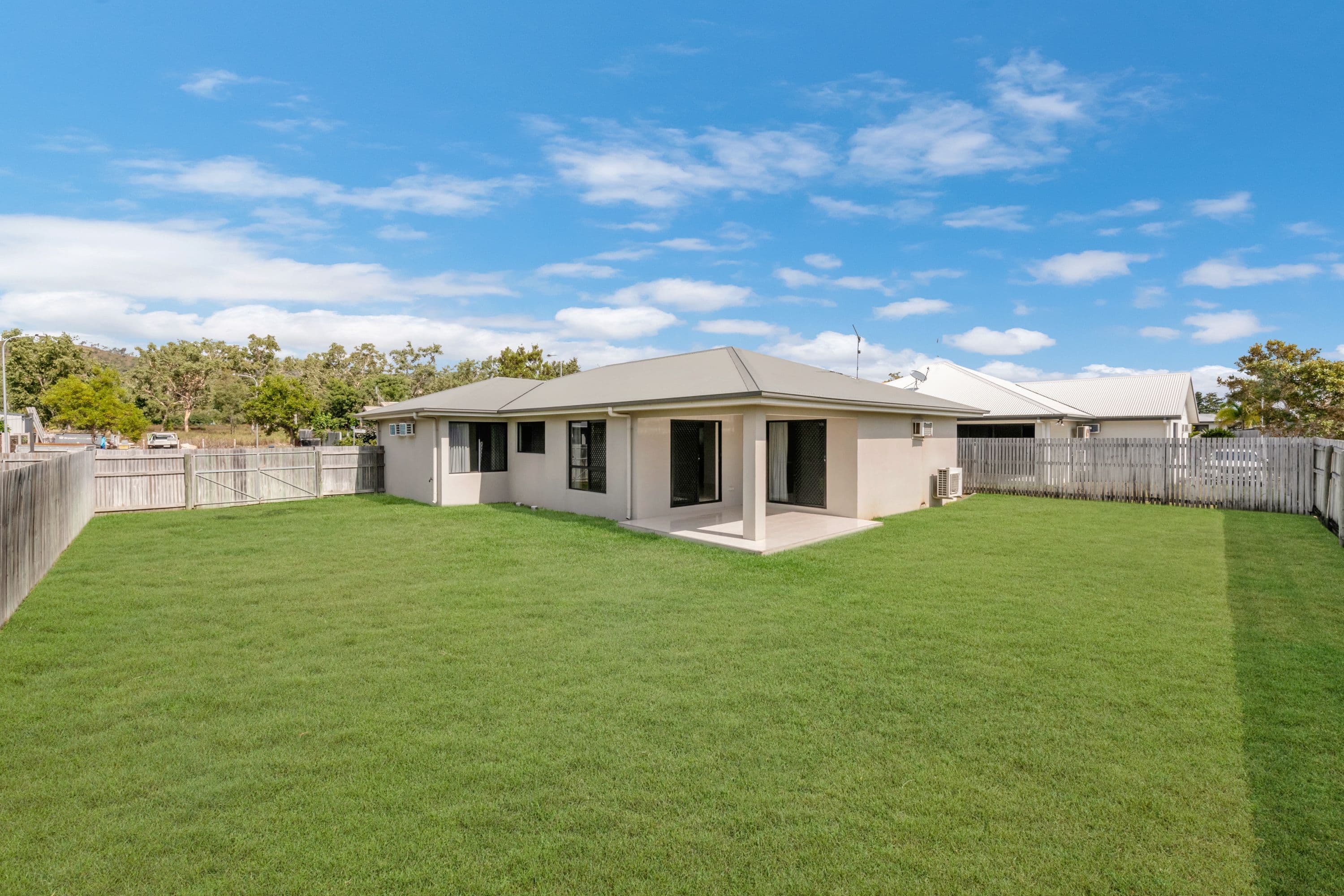 14 Shark Court, Mount Louisa QLD 4814, Mount Louisa - Thumbnail 2