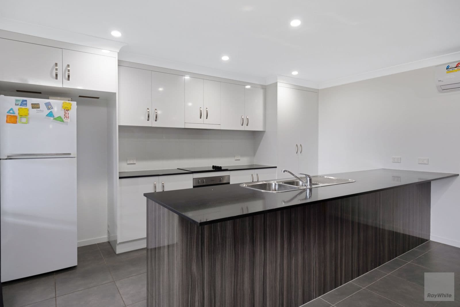 4 Ridgeway Close, Yeppoon QLD 4703, Yeppoon - Thumbnail 2