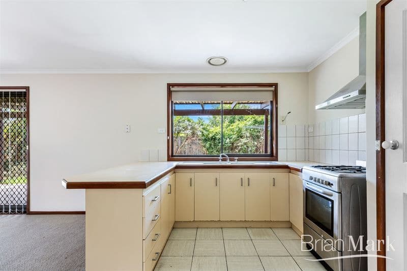 2/16 Songlark Crescent, Werribee - Thumbnail 4