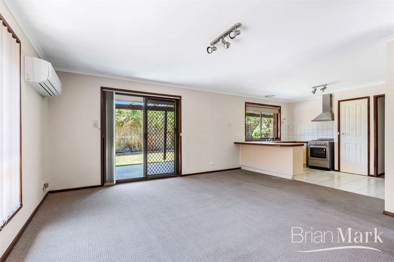 2/16 Songlark Crescent, Werribee - Thumbnail 7