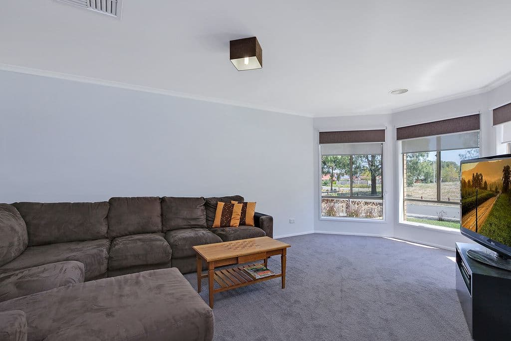 4 Yellowbox Avenue, South Morang VIC 3752, South Morang - Thumbnail 3