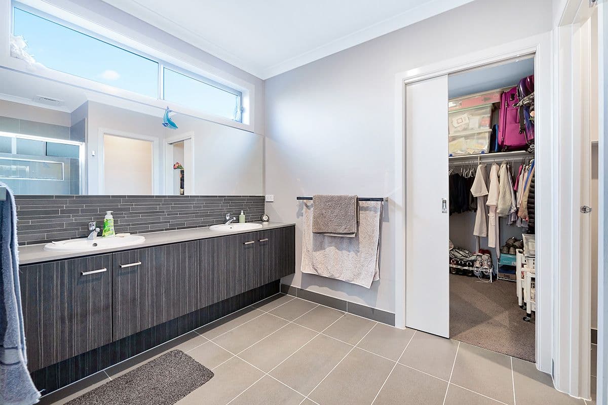 14 Burford Way, Cranbourne North VIC 3977, Cranbourne North - Thumbnail 4