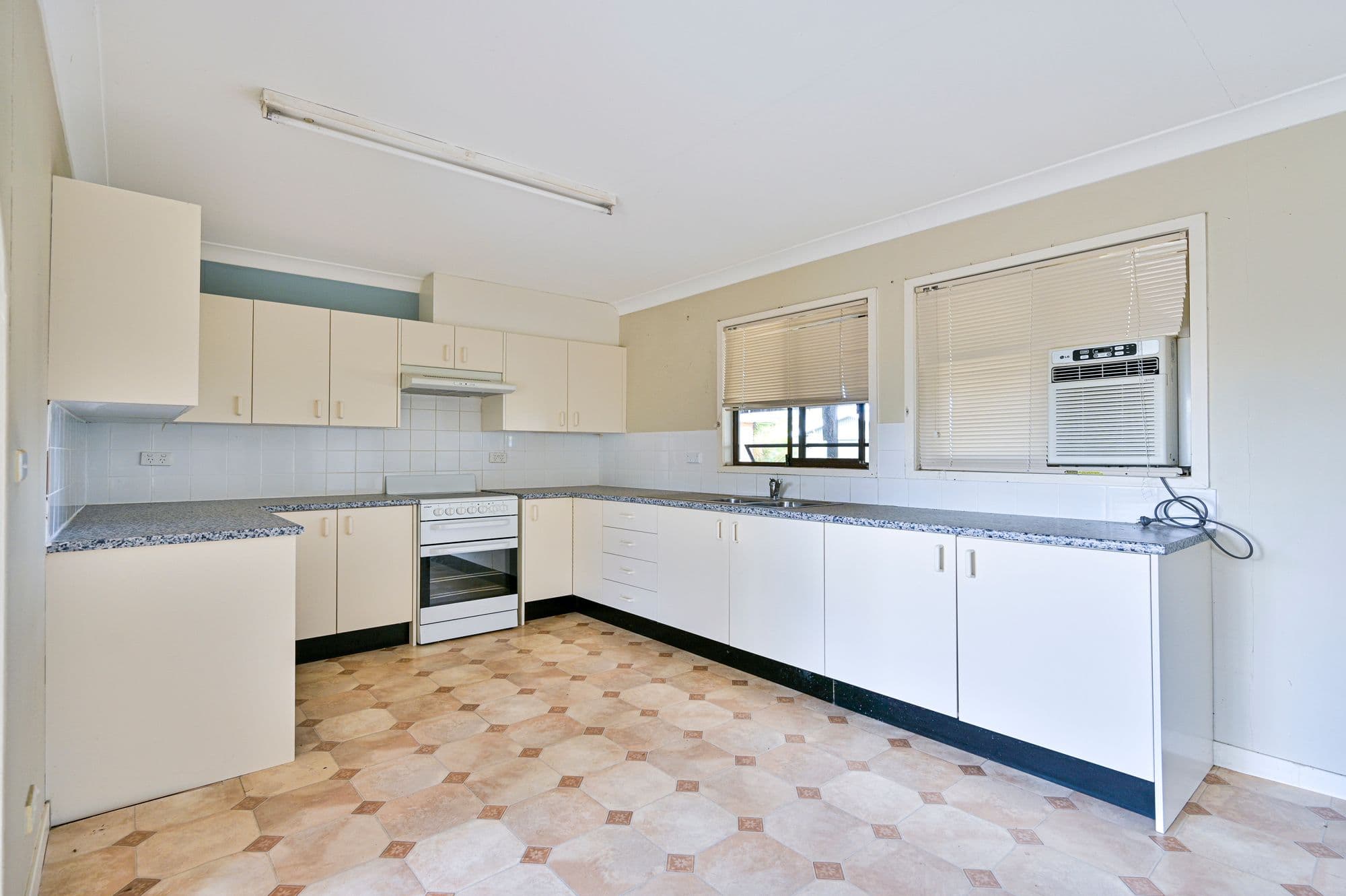 10 Patterson Street, Tahmoor NSW 2573, Tahmoor - Thumbnail 5