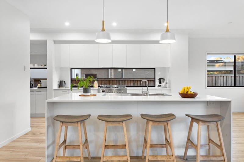 68 Lomond Circuit, Upper Kedron - Thumbnail 2