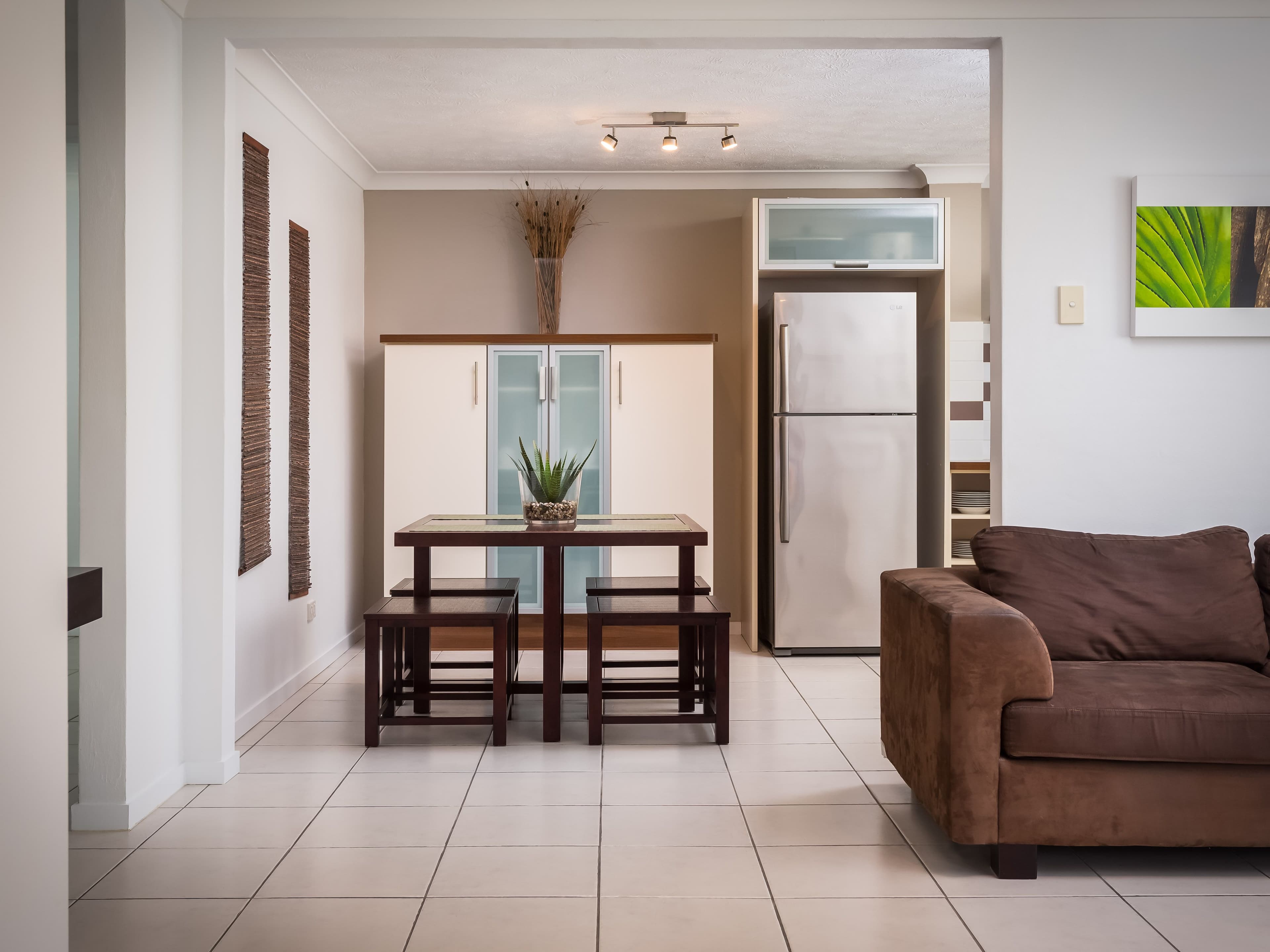 19 Sunbrite Avenue, Mermaid Beach QLD 4218, Mermaid Beach - Thumbnail 4