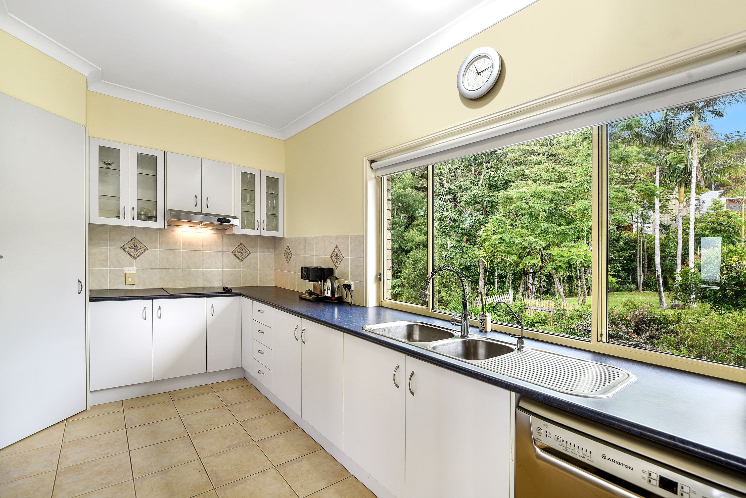 8-10 Flores Court, Tamborine Mountain QLD 4272, Tamborine Mountain - Thumbnail 6