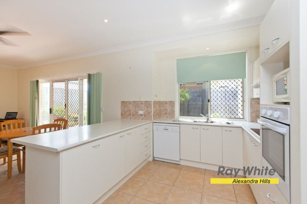35 Bainbridge Street, ORMISTON QLD 4160, Ormiston - Thumbnail 3