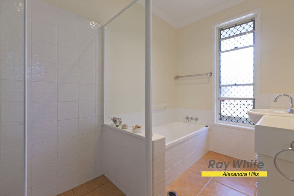 35 Bainbridge Street, ORMISTON QLD 4160, Ormiston - Thumbnail 8